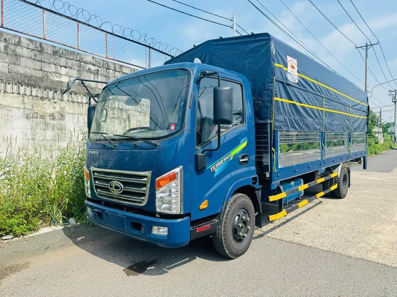 Xe tải 2.5 tấn Tera 345SL thùng mui bạt bửng nâng