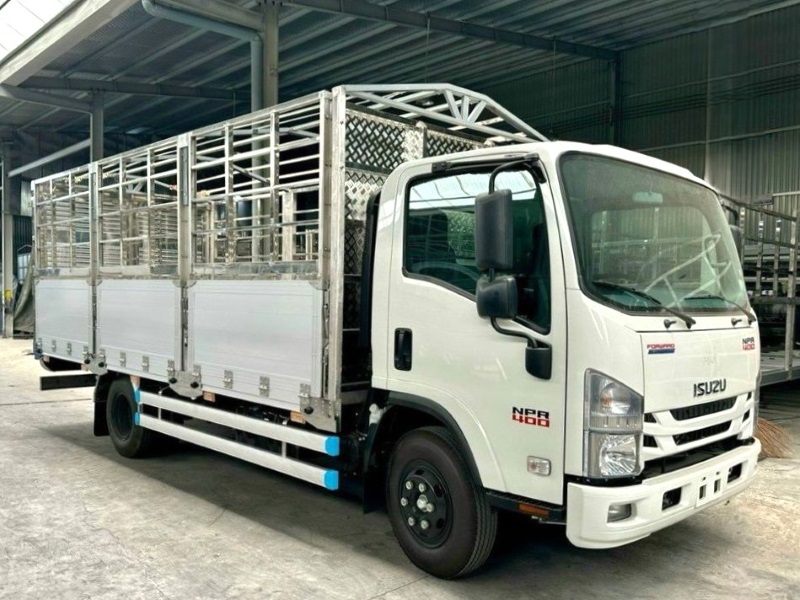Xe tải 3.5 tấn Isuzu NPR400 thùng mui bạt 5m2