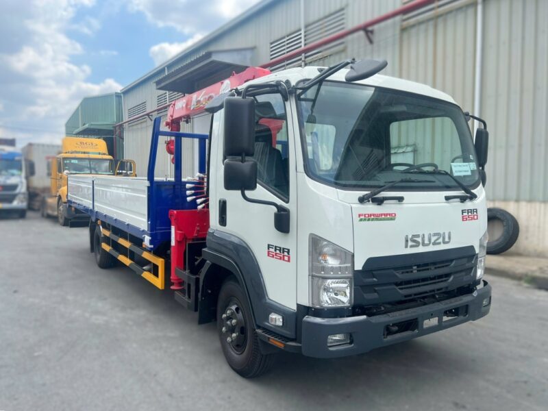 Xe tải 5 tấn Isuzu FRR90 lắp cẩu 3 tấn 3 khúc Unic 340 Xe tải 5 tấn Isuzu FRR90 lắp cẩu 3 tấn 3 khúc Unic 340