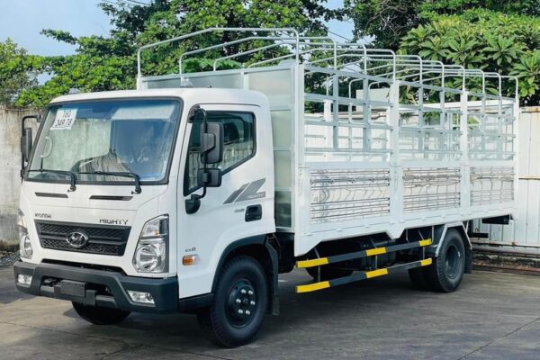 Xe tải 7.3 tấn Hyundai EX8L thùng mui bạt 5m7