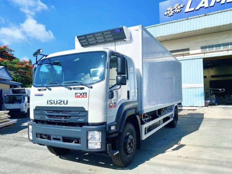Xe tải 8 tấn Isuzu FVR thùng đông lạnh