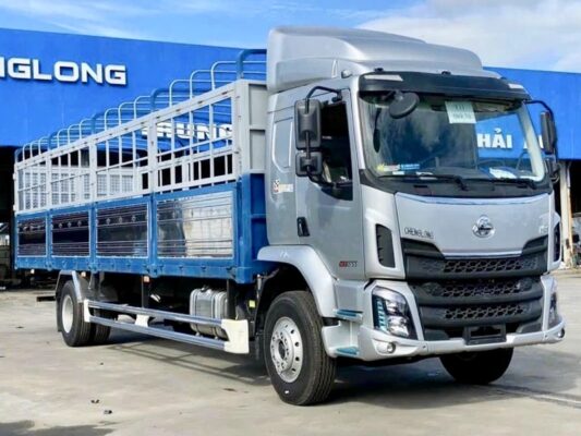 Xe tải 9 tấn Chenglong M3 2 chân 200Hp thùng mui bạt 9m9 Xe tải 9 tấn Chenglong M3 2 chân 200Hp thùng mui bạt 9m9