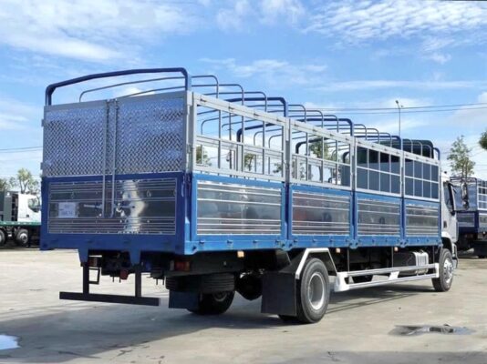 Xe tải 9 tấn Chenglong M3 2 chân 200Hp thùng mui bạt 9m9