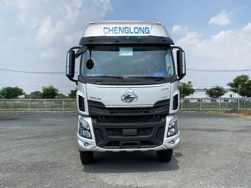 Xe tải 15 tấn Chenglong H5 3 chân thùng mui bạt 9m9
