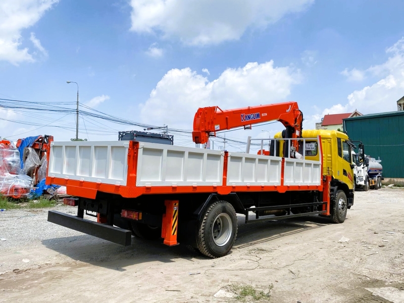 Xe tải Dongfeng Hoàng Huy B180 lắp cẩu Kanglim 7 tấn 4 đốt KS1754