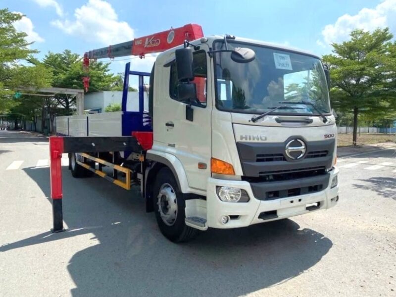 Xe tải 8 tấn Hino FG lắp cẩu Unic V630 6 tấn 5 khúc