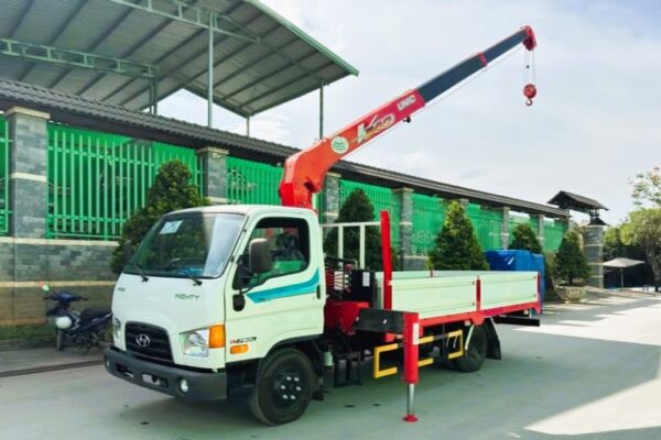 Xe tải cẩu 3 tấn Hyundai W750 - Unic URV343