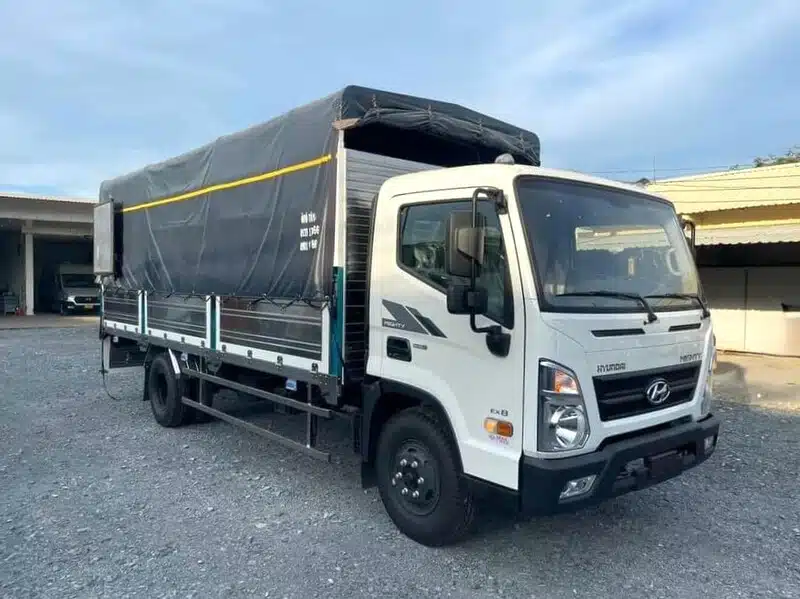 Xe tải Hyundai EX8 7 tấn thùng mui phủ bạt Xe tải Hyundai EX8 7 tấn thùng mui phủ bạt