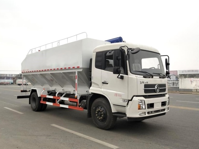 Xe bồn chở cám 20 khối Dongfeng bơm trục vít