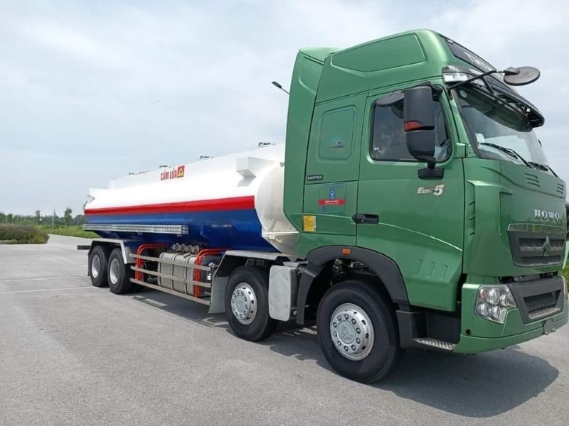 Xe bồn xi téc chở xăng dầu 22 khối HOWO 4 chân