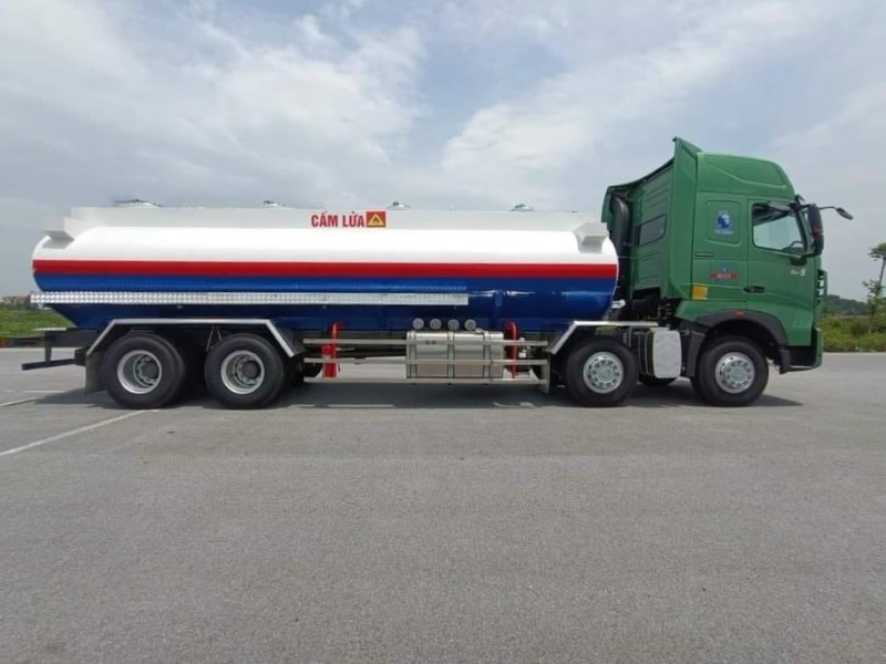 Xe bồn xi téc chở xăng dầu 22 khối HOWO 4 chân
